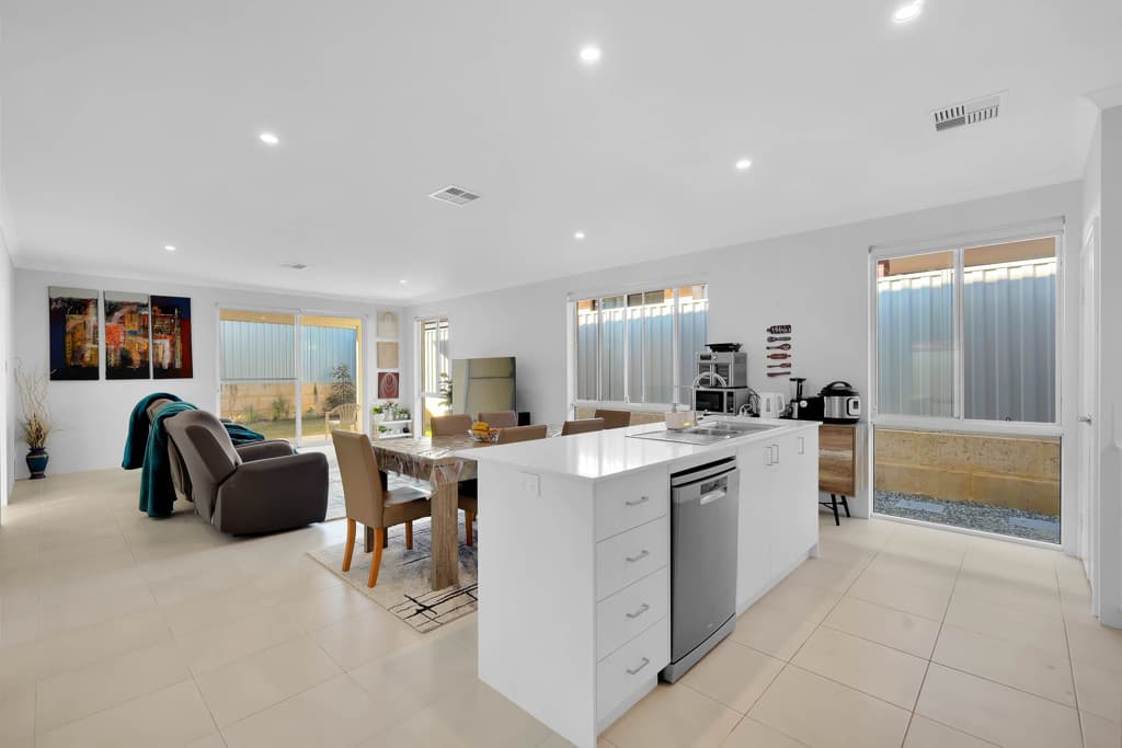 189 Monticello Parkway, Piara Waters WA photo 4