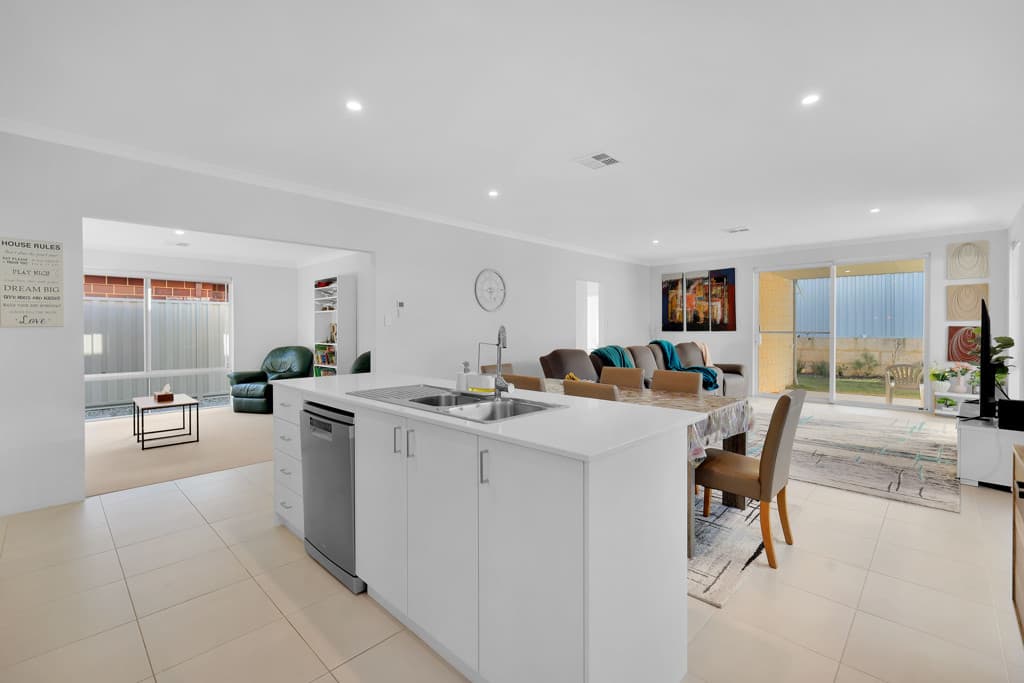 189 Monticello Parkway, Piara Waters WA photo 7