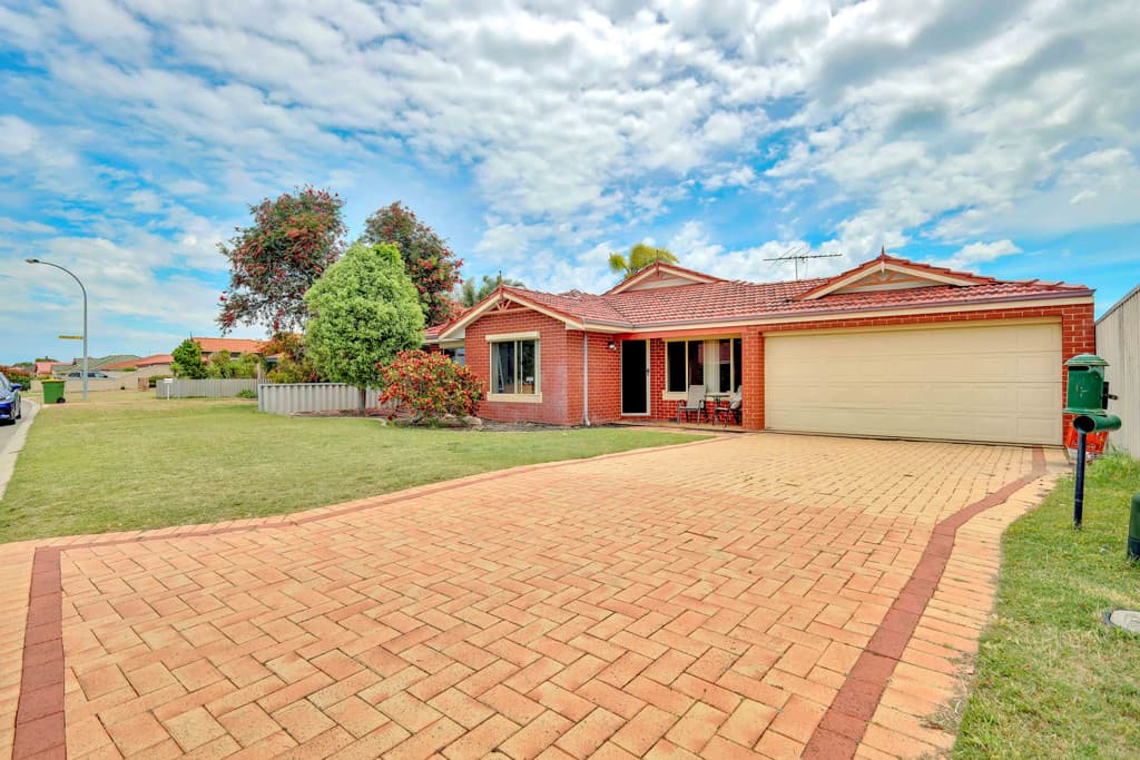 4 Shoalhaven Place, Waikiki WA photo 2
