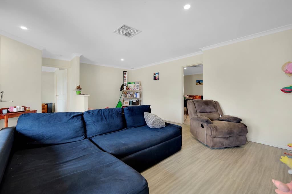 4 Shoalhaven Place, Waikiki WA photo 5