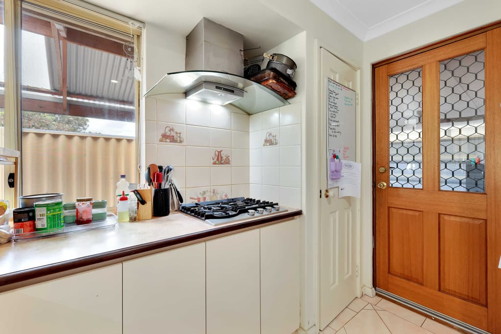 4 Shoalhaven Place, Waikiki WA photo 12