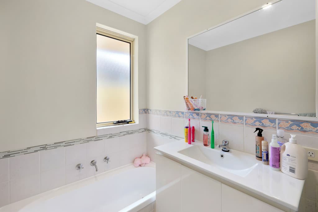 4 Shoalhaven Place, Waikiki WA photo 19