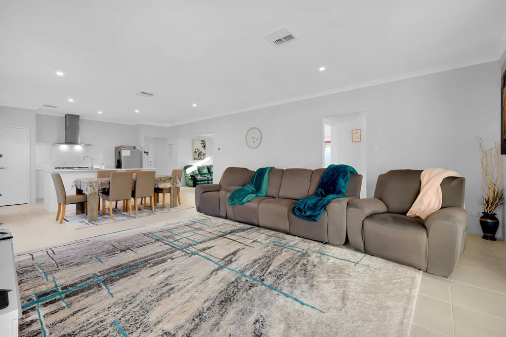 189 Monticello Parkway, Piara Waters WA