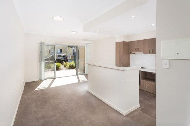 8/6 Ibera Way, Success WA photo 5